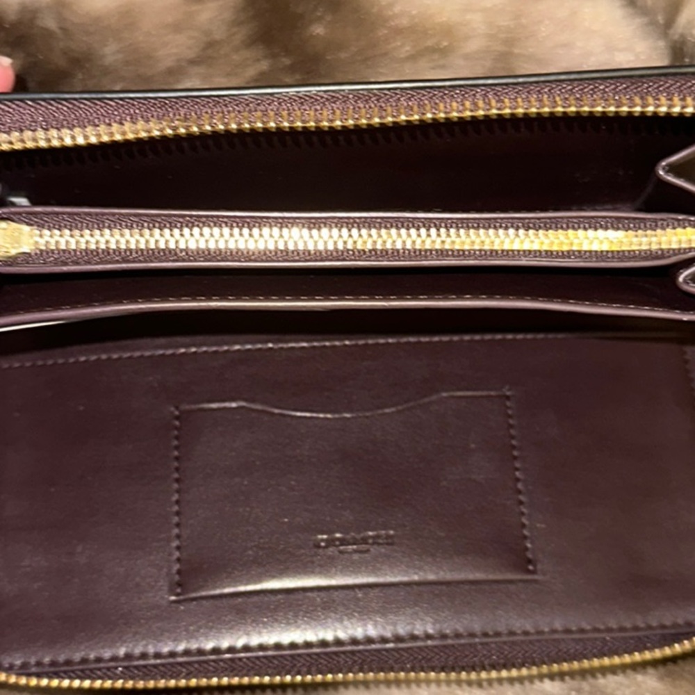 Coach Dark Brown Smooth Leather Zip-Around Wallet EUC - Picture 4 of 4